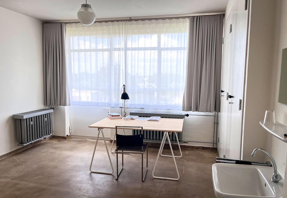 Atelierhaus-Zimmer mit Originalmöblierung