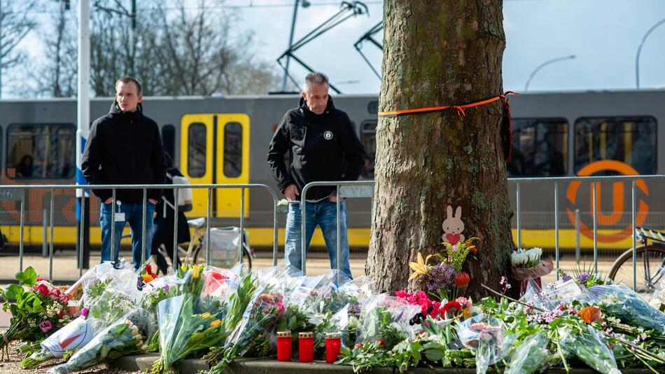 Trauer nach Anschlag in Strassenbahn in Utrecht