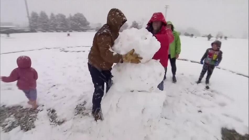 „So etwas habe ich noch nie gesehen“ - Australier geniessen seltenen Schneefall