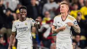 Toni Kroos und Vinícius Júnior