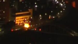 Senior fährt brennenden Imbisswagen direkt zur Feuerwehr