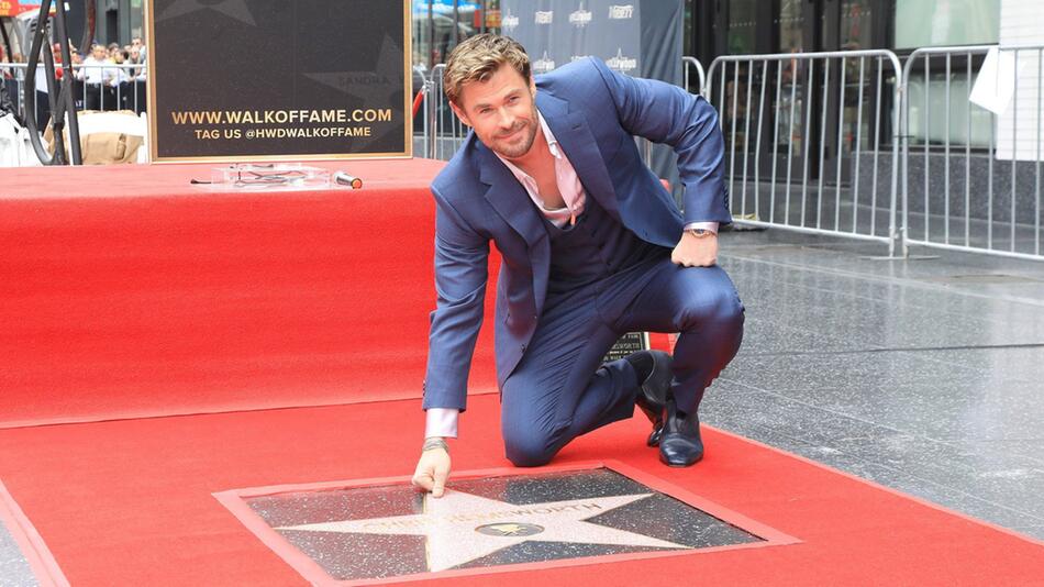 "Thor" Chris Hemsworth hat jetzt seinen eigenen Stern auf dem Walk of Fame.