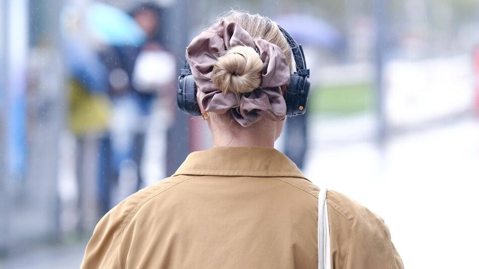 Der Dutt gehört vor allem im Herbst zu den gängigsten Frisuren